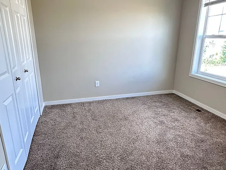 11964 Emery Village Dr N — Photo 15