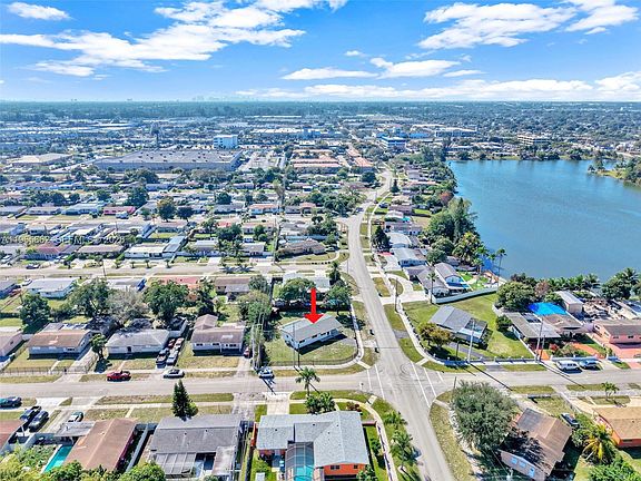 3rd image of 1370 NW 173rd Ter