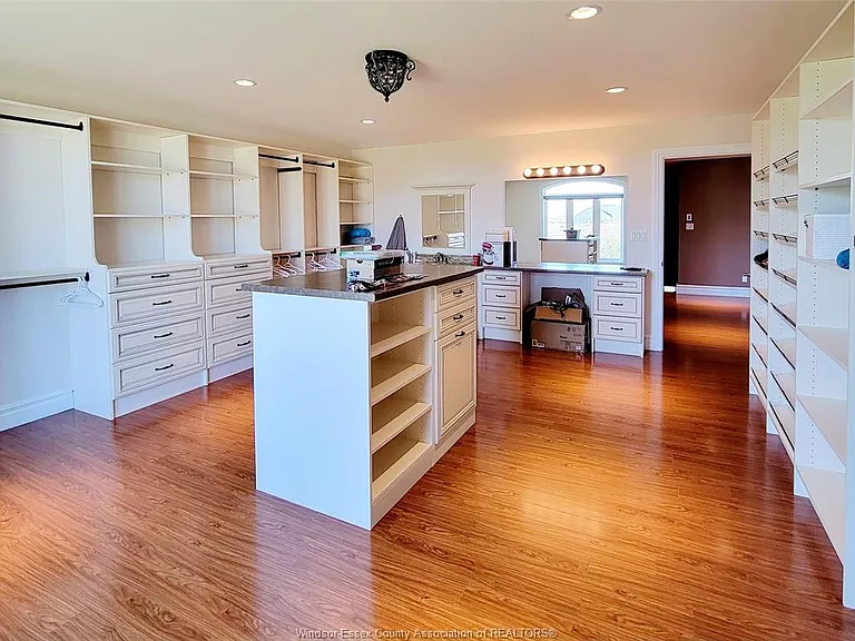 7835 Broderick Rd — Photo 18