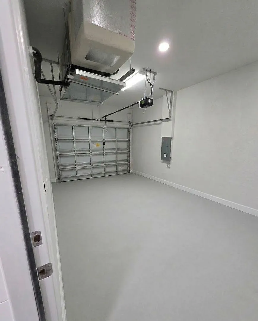 Spacious 3-Bedroom Home with Garage in Lehigh Acres — Photo 4