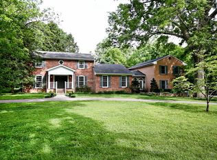 1405 Walnut Ln, Anchorage, KY 40223