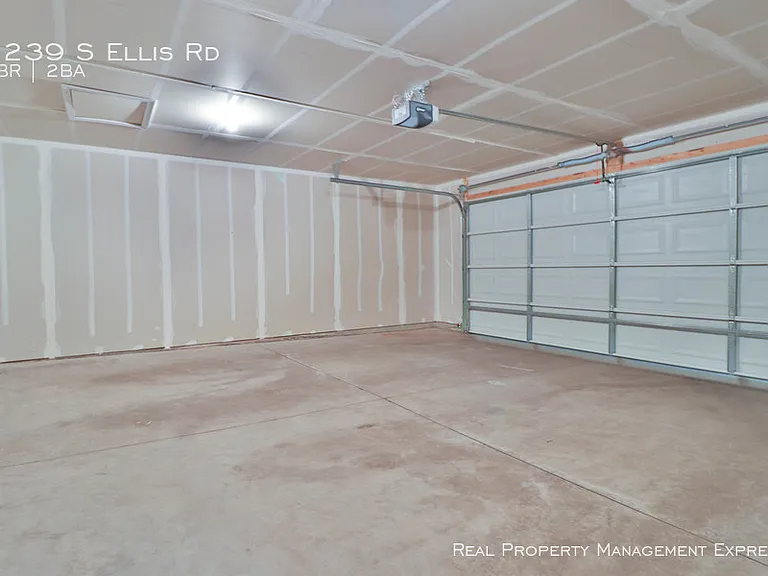 2239 Ellis Garage_03052020