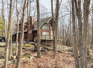 307 Maple Ridge Dr, Lords Valley, PA 18428