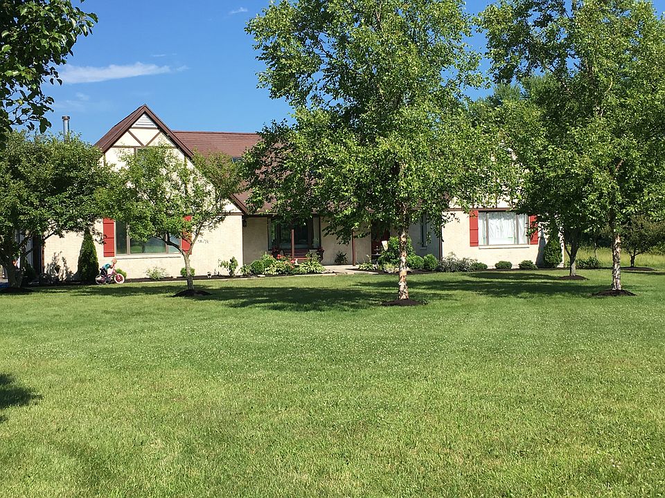 Beautiful park-like yard