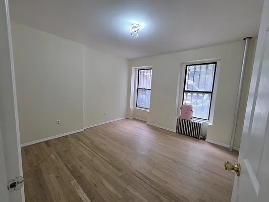 Rented by Friedman Mayer, LREB | media 9