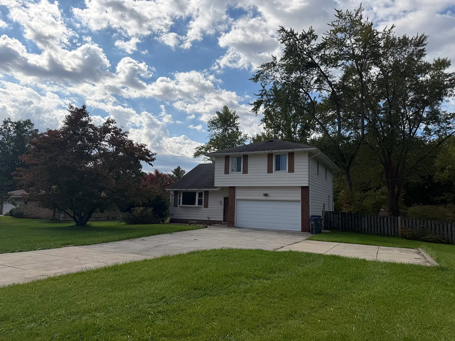 3 bed, 1708 sqft, $2,400 — Photo 3