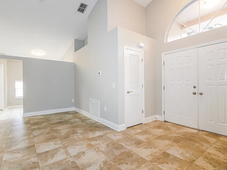 11305 Maybrook Ave — Photo 3