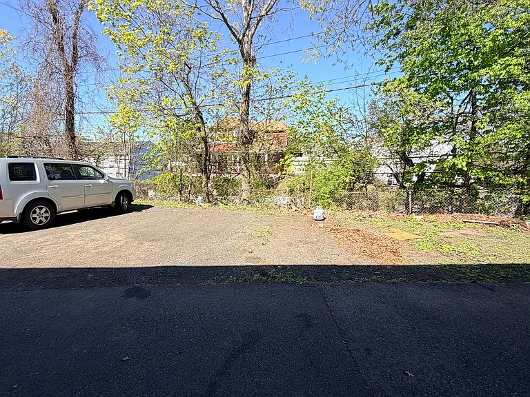 114 Fairmont Ave — Photo 14
