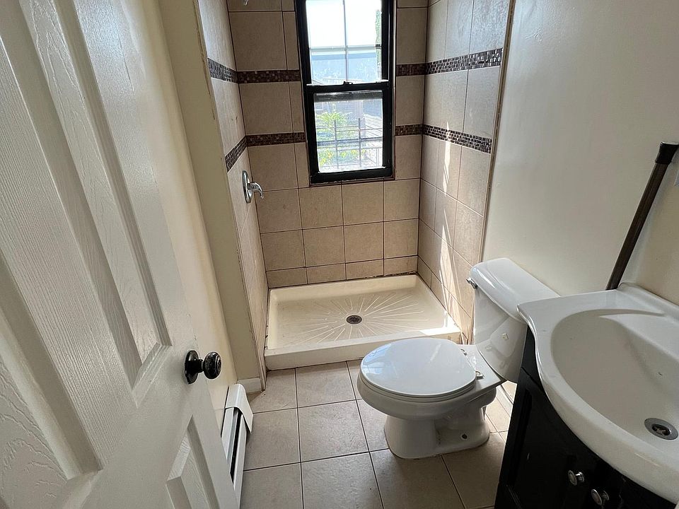 1st image of 40 Maple Pkwy #2400