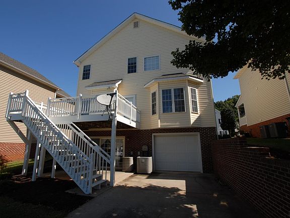 2nd image of 336 Wyndhurst Dr