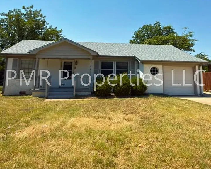 2146 NW Lincoln Ave — Photo 1