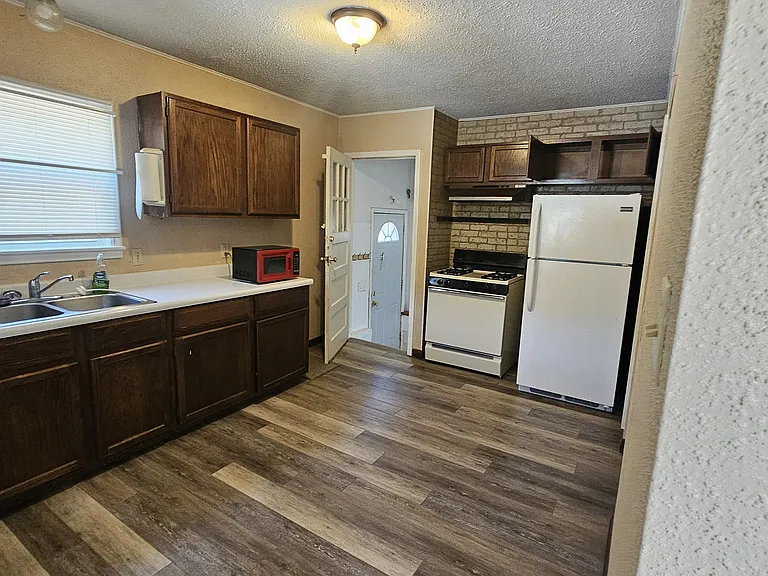 3924 Canyon Lake Dr #3 — Photo 12