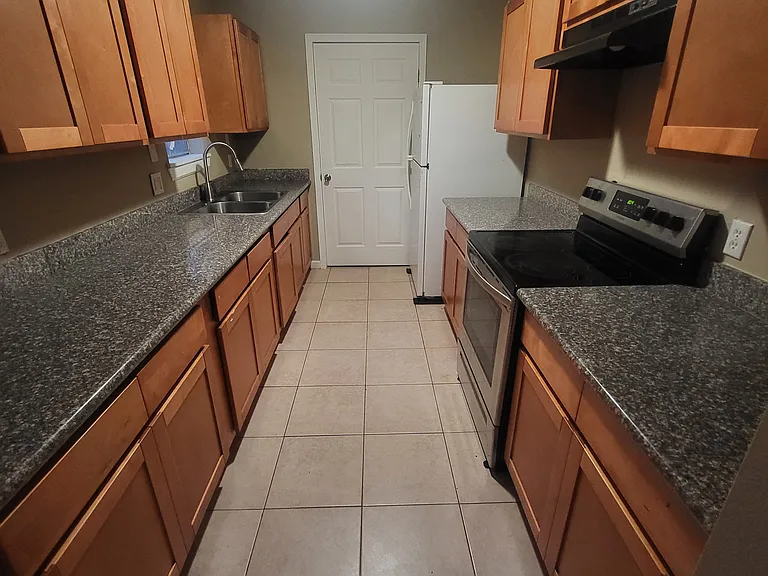 10215 El Scott Ave — Photo 1