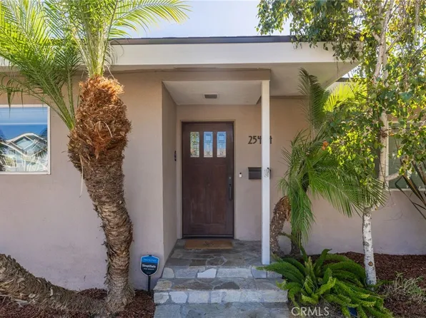 25404 Feijoa Ave, Lomita, CA 90717