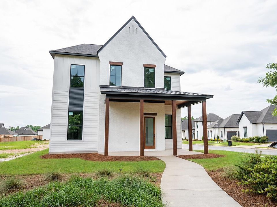 2nd image of 60 Sweetwater Ln