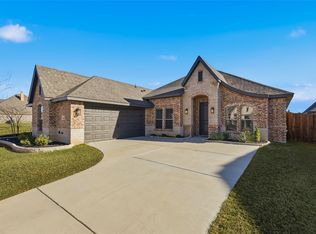 112 Mockingbird Hill Dr, Joshua, TX 76058