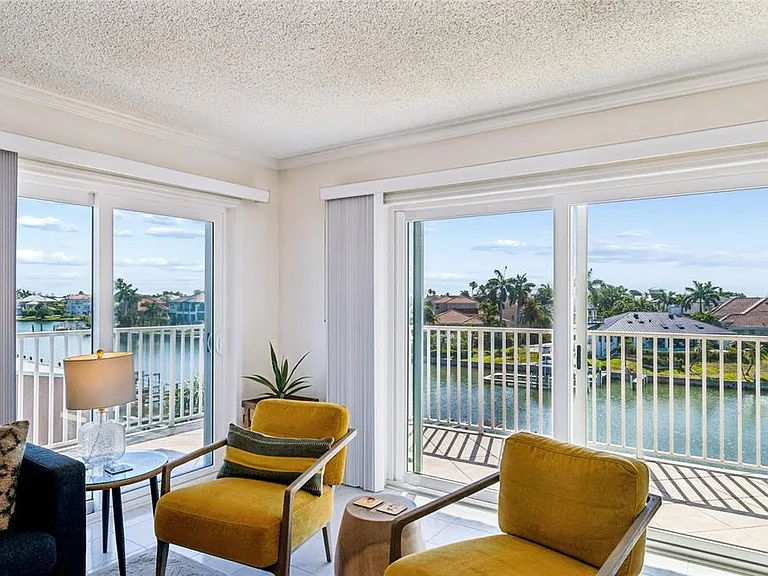719 Pinellas Bayway S #301 — Photo 25