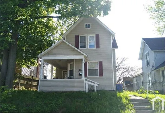 616 Pine Ave NW #1
