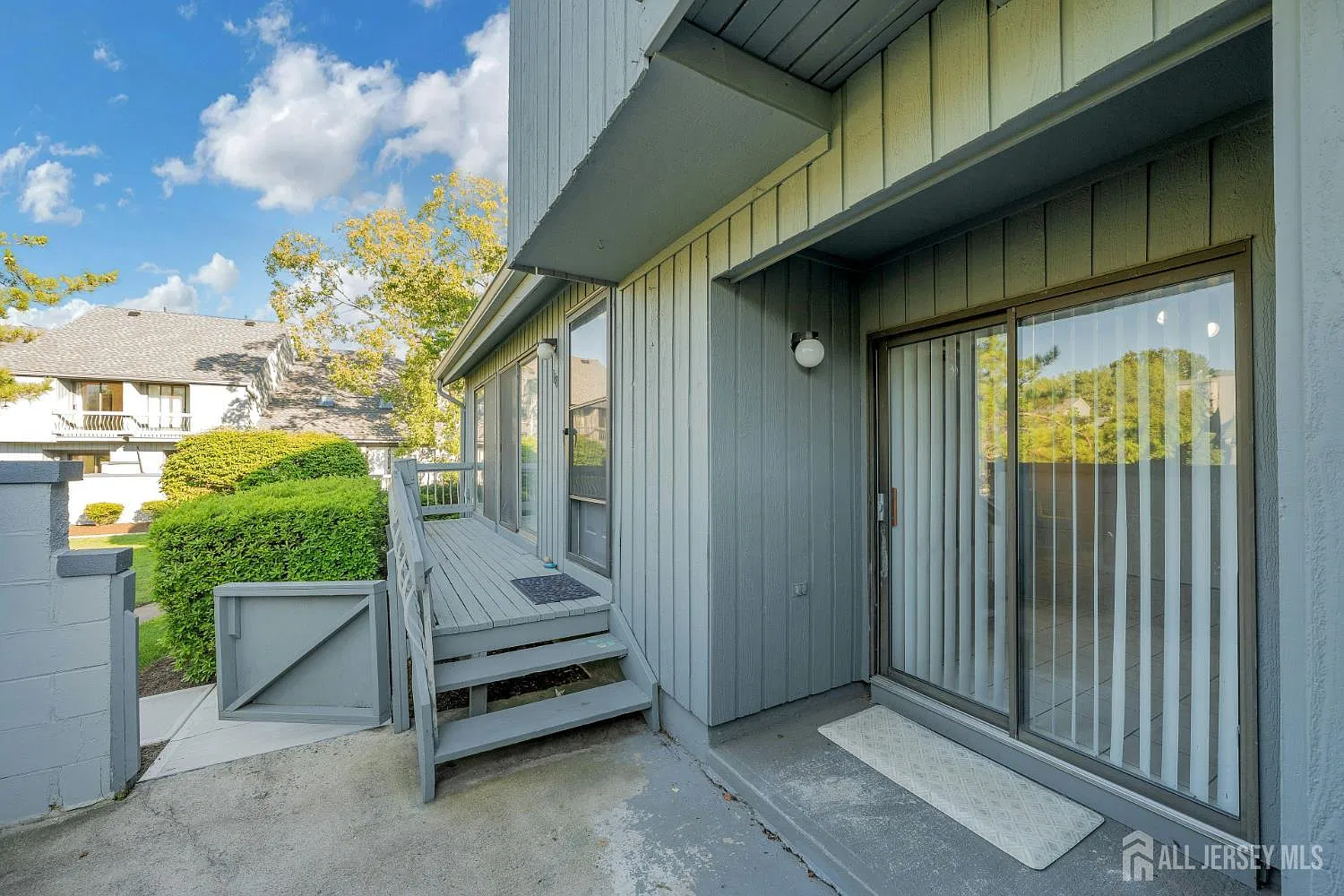 2 bed, 2.5 bath, 1604 sqft, $3,200 — Photo 3