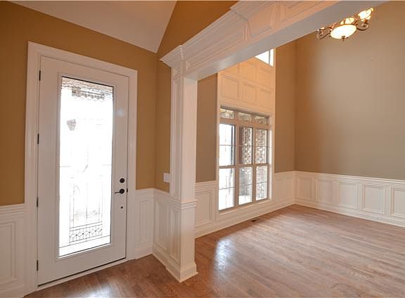 2nd image of 302 Ledgewood Dr #18