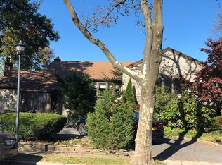 55 Janet Pl, Valley Stream, NY 11581