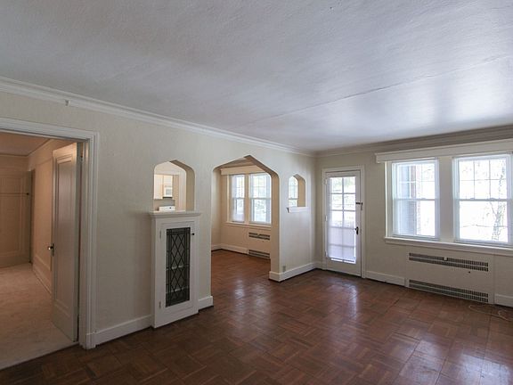 5th image of 777 Shady Dr E APT 203