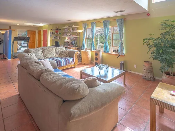 20 Calle de Golondrina S, Tres Piedras, NM 87577