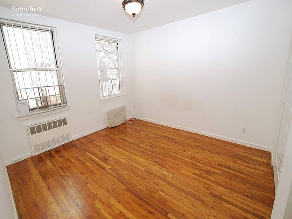 3rd image of 41 W 71st St APT 6E