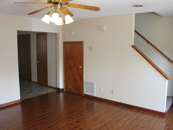3rd image of 1300 W Hall St Unit 23