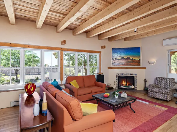 6 Sierra Lavanda, Santa Fe, NM 87507