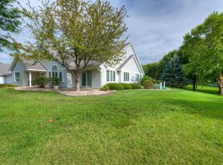 1215 Rockbend Pkwy, Saint Peter, MN 56082