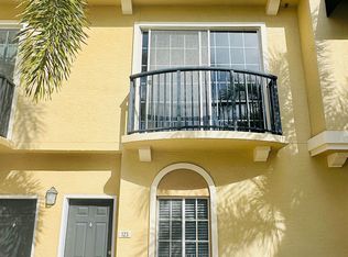 127 Grand Beach Pl, Tampa, FL 33609