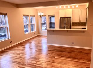 7659 N Bosworth Ave, Chicago, IL 60626
