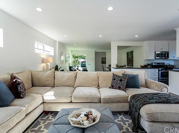 3rd image of 3742 Artesia Blvd