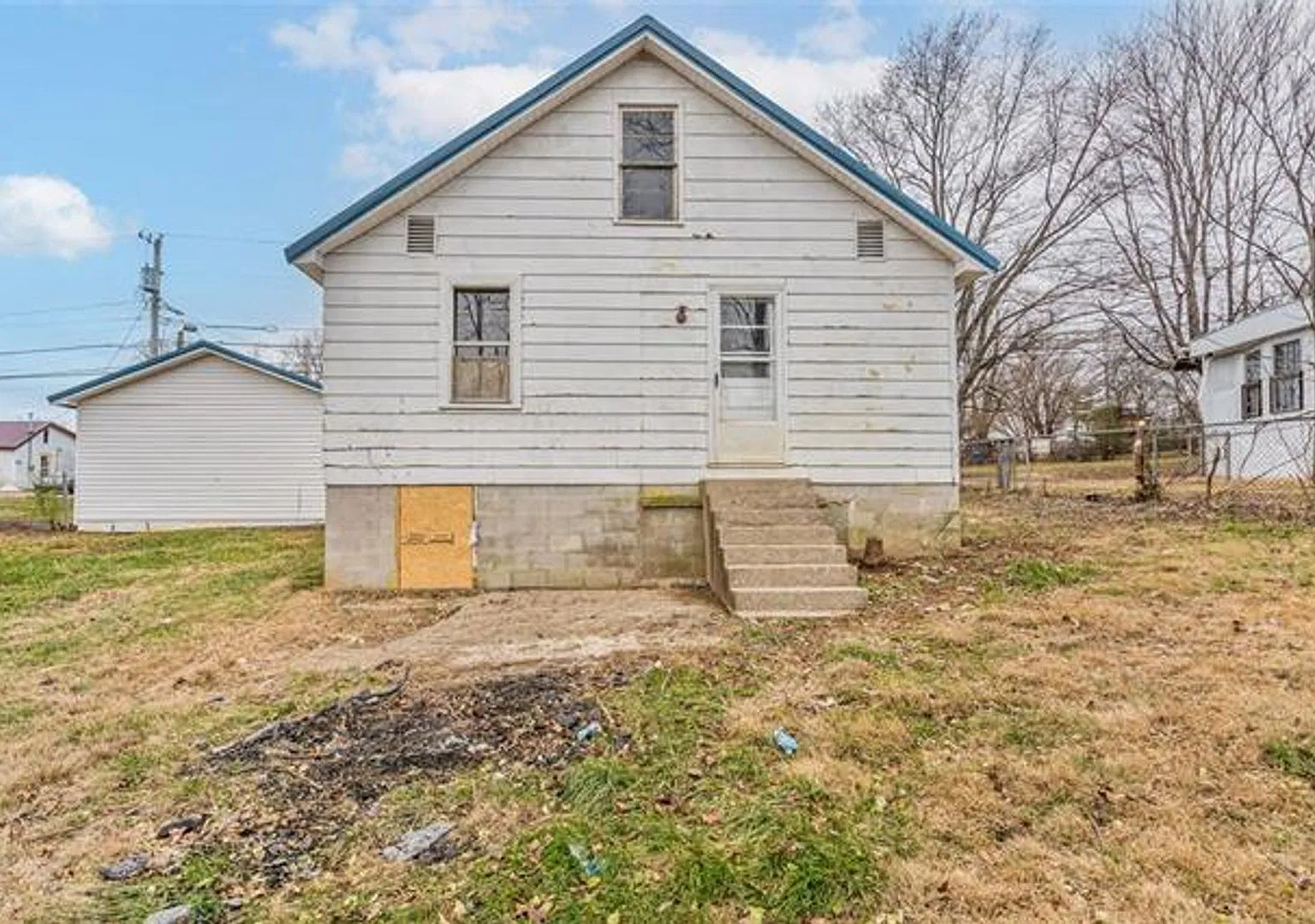 229 Eastview — Photo 4