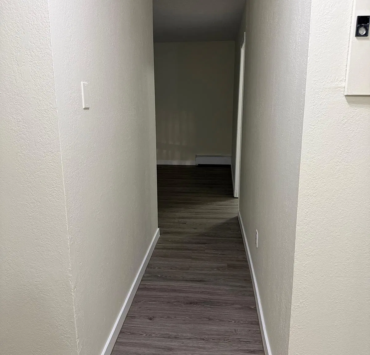 3 bed, 835 sqft, $1,700 — Photo 3