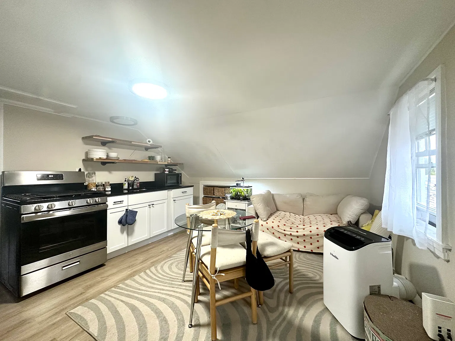 1 bed, 650 sqft, $1,575 — Photo 2