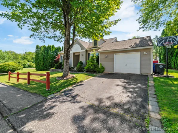 30 Ascot Lane, Torrington, CT 06790