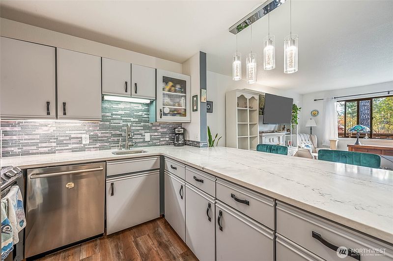 2nd image of 325 Division St #207