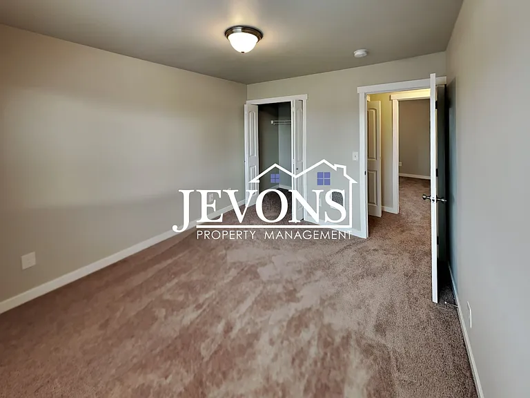 511 N 22nd Ave — Photo 31
