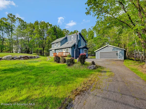 227 Valley View Dr, Albrightsville, PA 18210