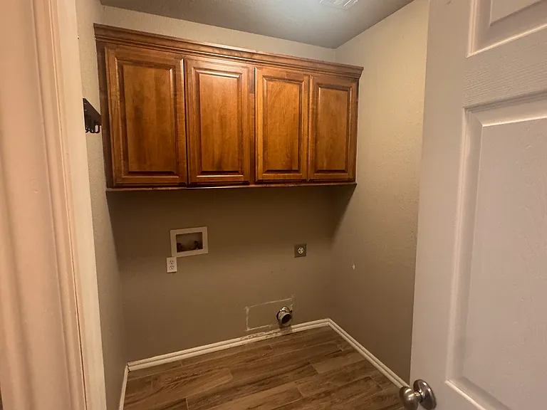 844 SW 41st St — Photo 6