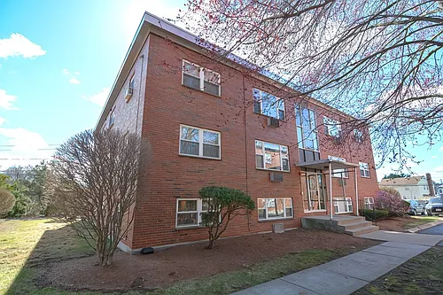 1105 Lexington St Photo 1