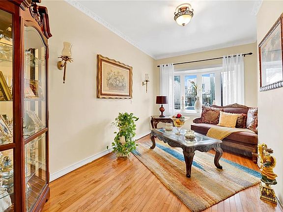 3rd image of 85 McKinley Ave