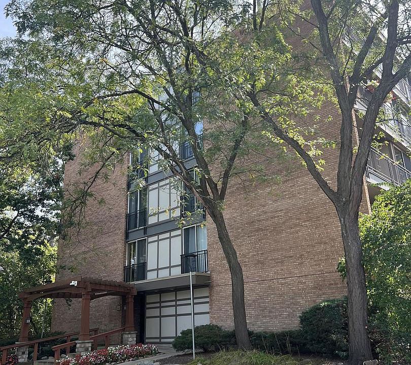 1st image of 5820 Oakwood Dr Unit 4L