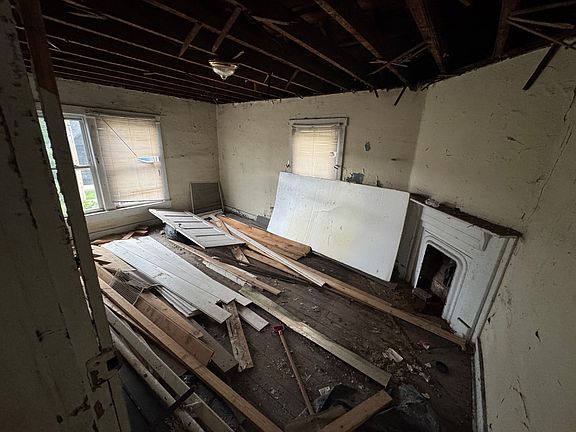 2nd image of 1420 3rd Ave