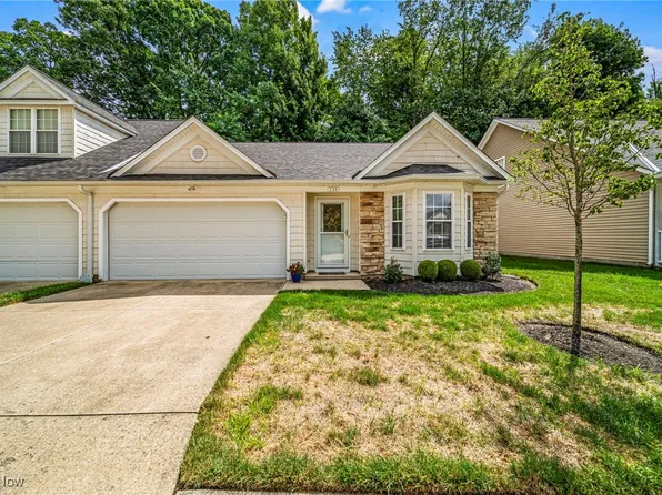 733 Rivers Edge Ln, Painesville, OH 44077
