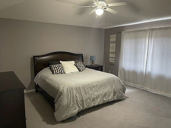 2nd image of 290 Sherwood Ct