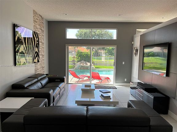 5th image of 6297 Old Medinah Cir