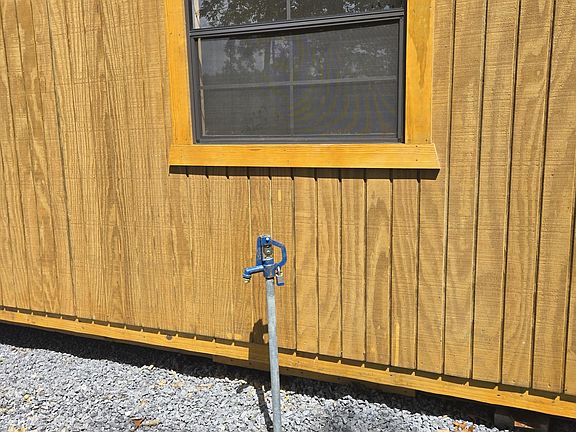 4th image of 185 County Road 179